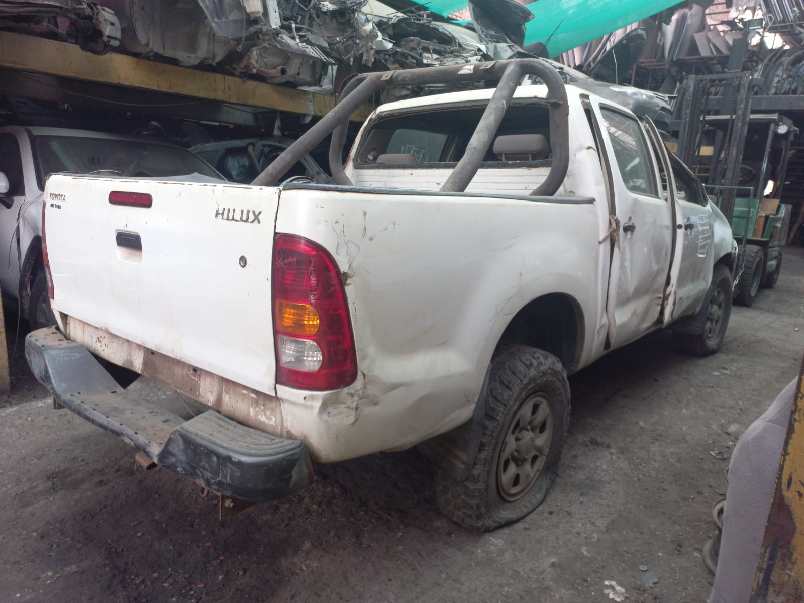  Toyota HILUX 2006    EN DESARME
